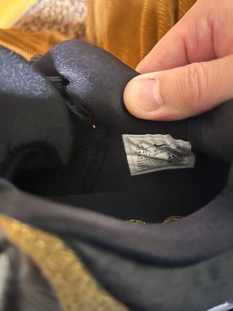 Nike バスケットボールシューズ 黒紫金