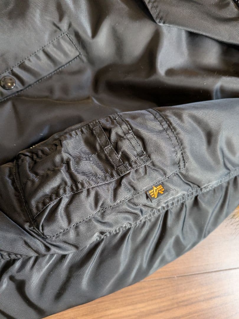 アルファインダストリーズ　N-2B　TIGHT　XL　ブラック