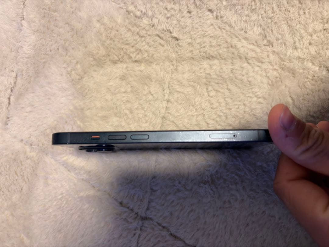 Apple iPhone 13 ブラック