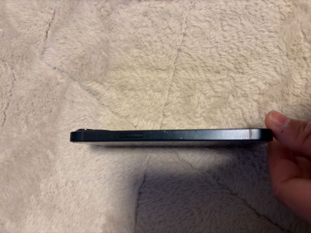 Apple iPhone 13 ブラック