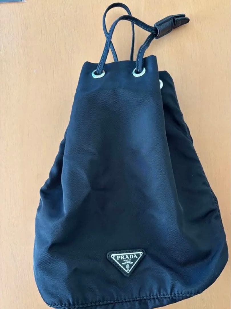 PRADA 三角ロゴナイロンブラックショルダーポーチ