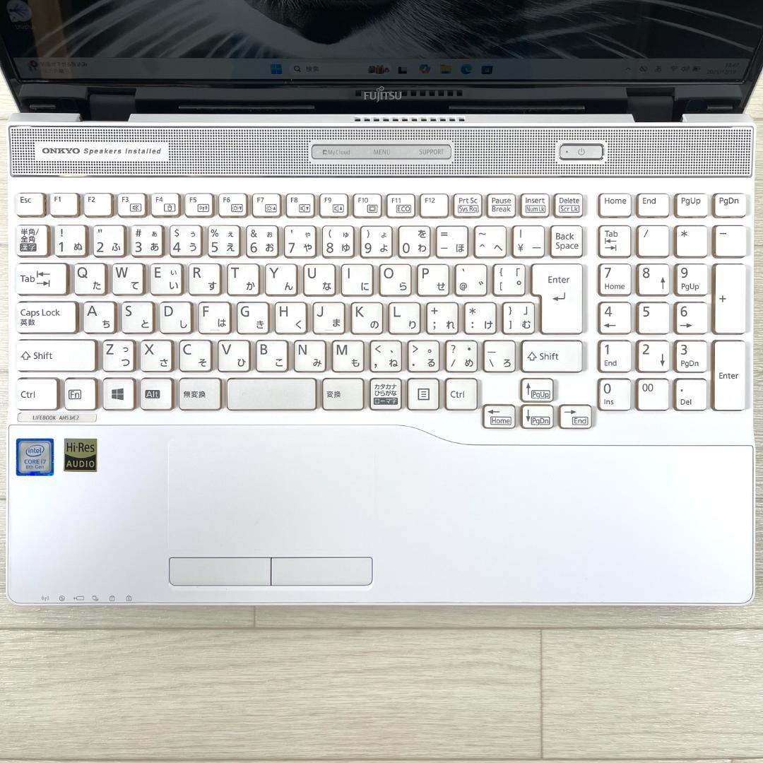 富士通 第8世代 i7 新品SSD512＋HDD1Tメモリ16 ノートパソコン