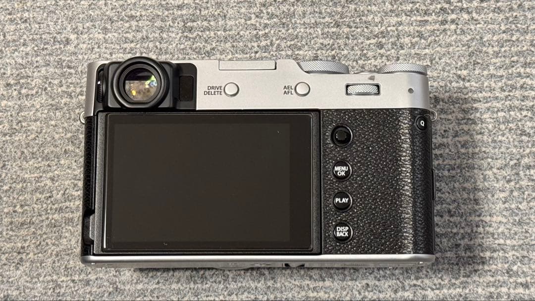 【美品】Fujifilm X100V （シャッター数：700）