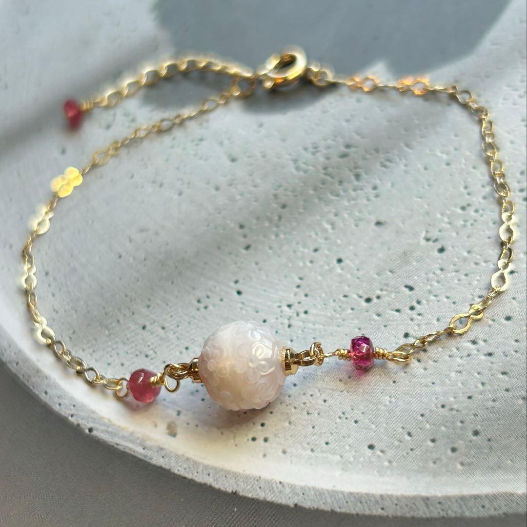 【可憐な花々】あこや真珠カービングパールとピンクトルマリンのブレスレット