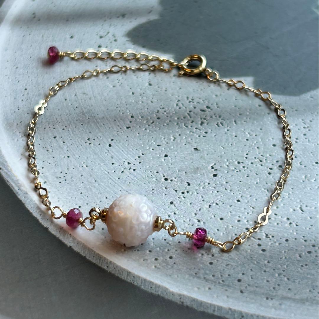 【可憐な花々】あこや真珠カービングパールとピンクトルマリンのブレスレット