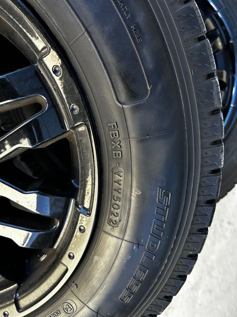 カムロードバンテックジル15インチスタッドレスタイヤセット195/70Ｒ15
