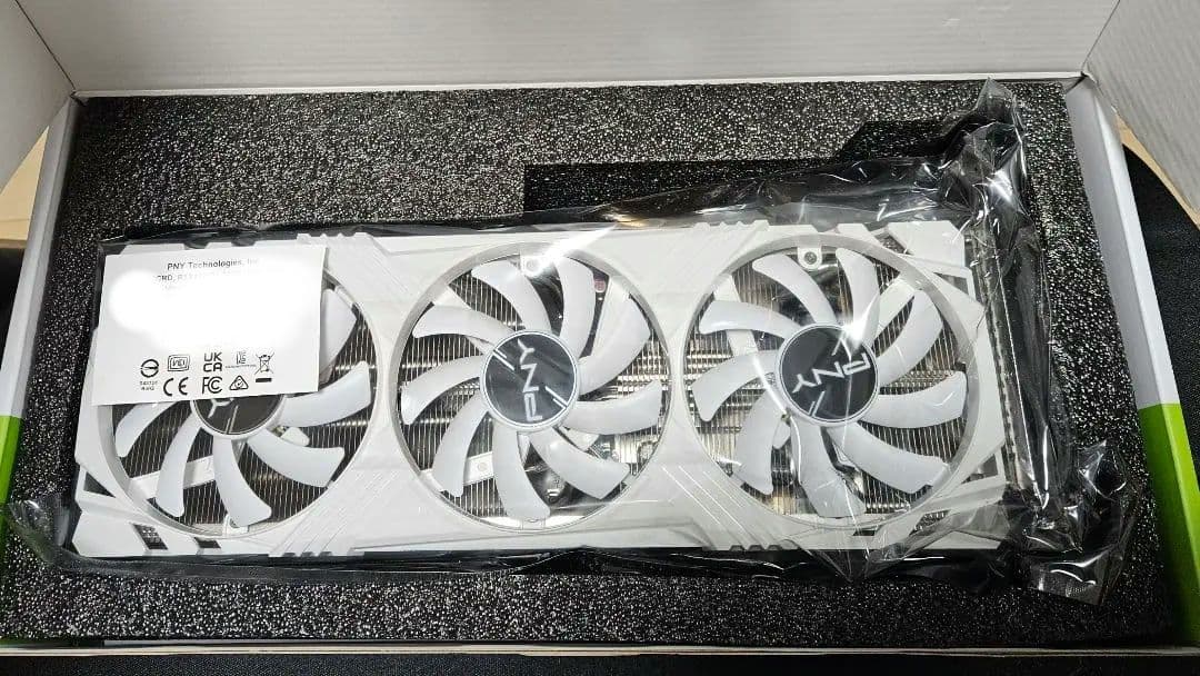 ＊東京都民＊ PNYGeForceRTX　4070Ti 12GB ホワイト