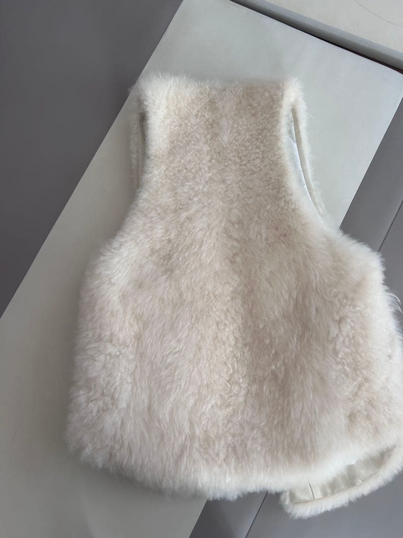 VOLATA 山羊のファーベスト　ジレ