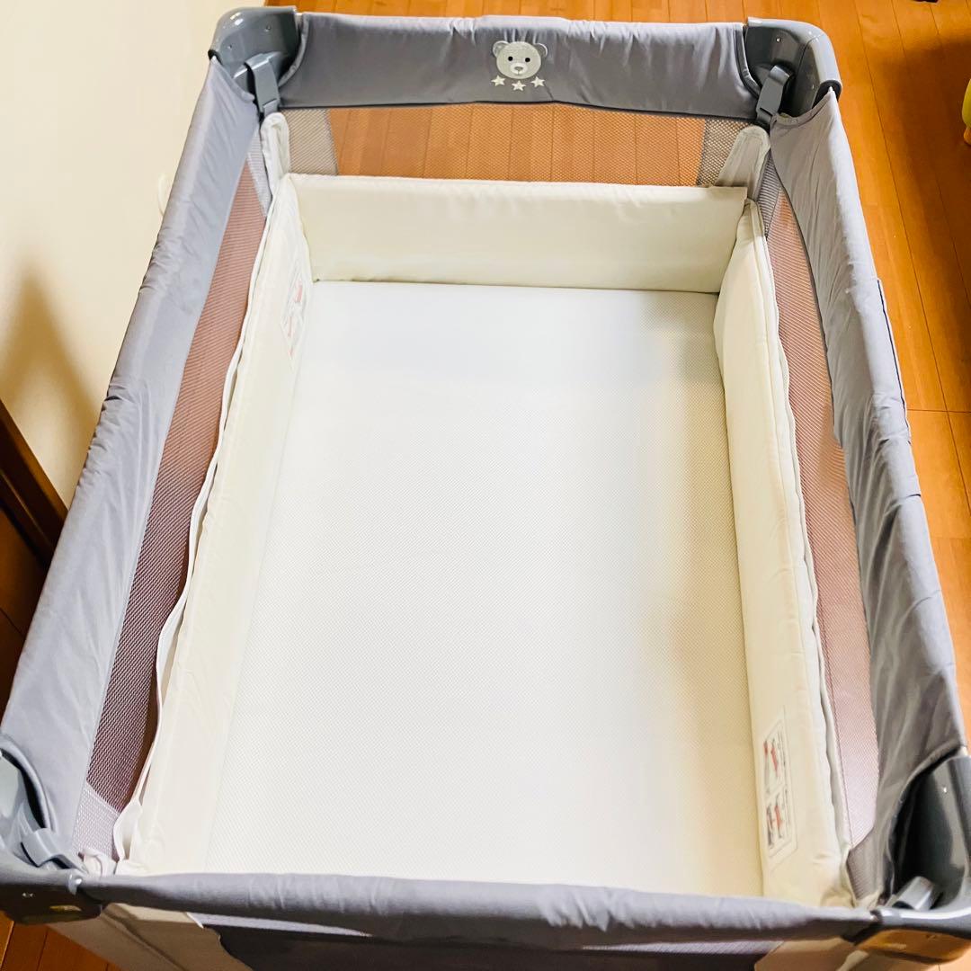 【訳アリ価格・匿名配送】アップリカ ココネルエアーABベビーベッド グレーベアー
