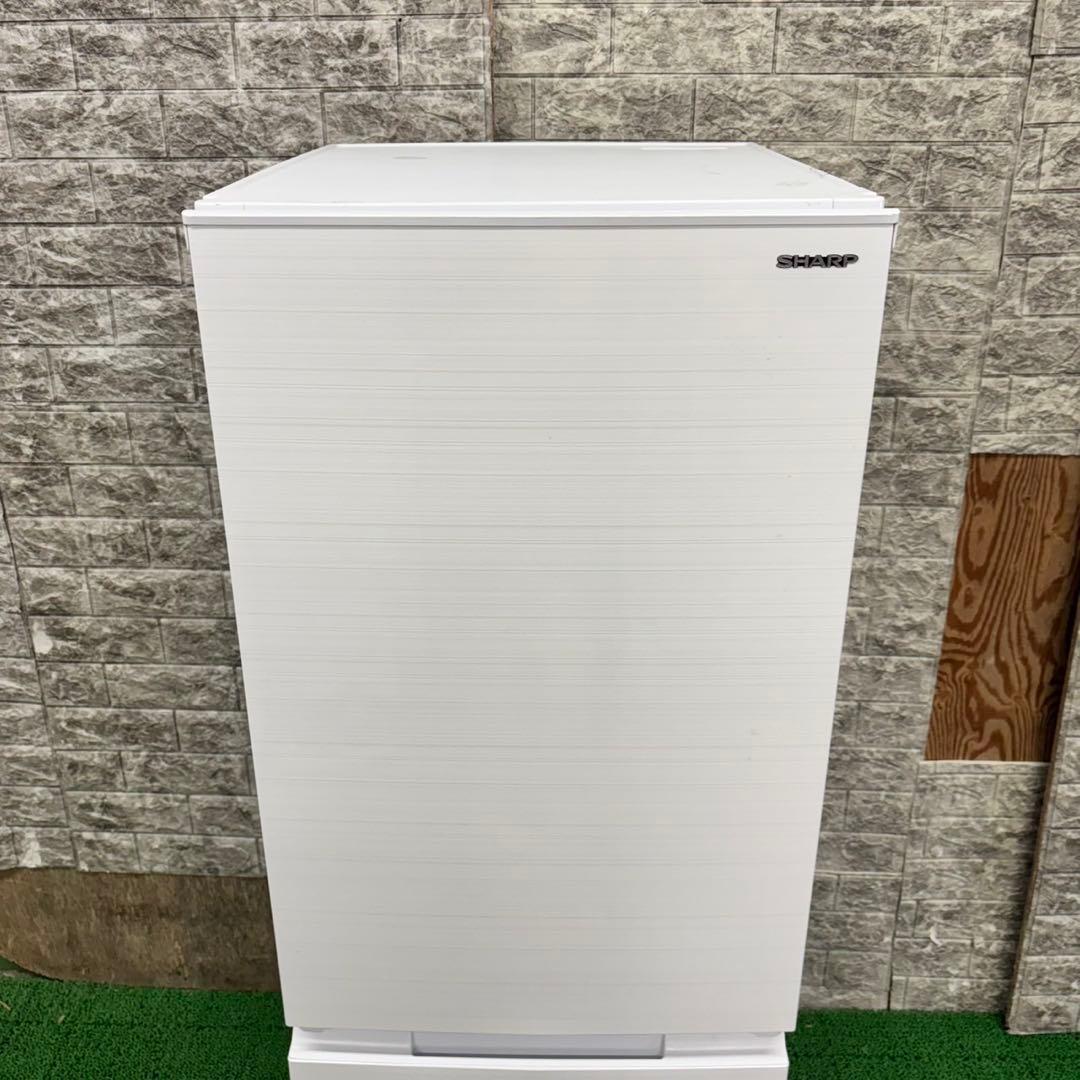 647SHARP 付け替えどっちもドア　大容量179L 冷蔵庫　小型　一人暮らし