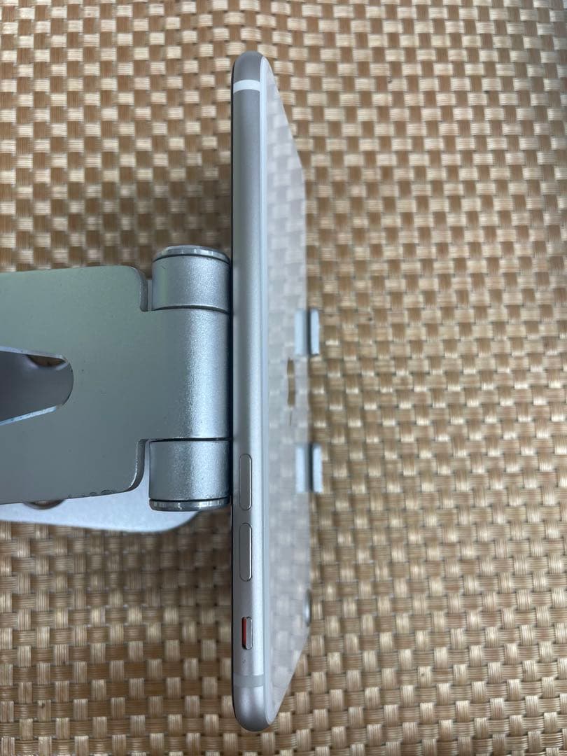 iPhone SE 第3世代 64 GB スターライトSIMフリー【3063】