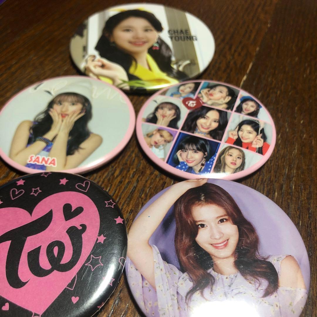 TWICE 缶バッジ・絆創膏・雑貨・カードいろいろまとめ売り