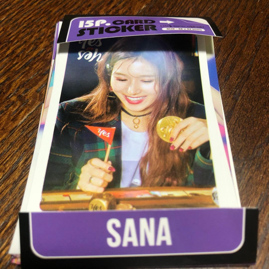 TWICE 缶バッジ・絆創膏・雑貨・カードいろいろまとめ売り