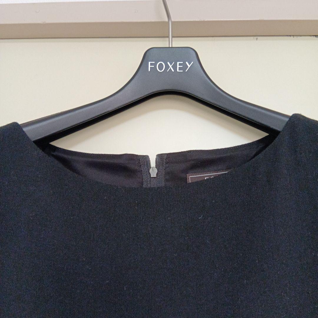 FOXEY 黒 ノースリーブ ひざ丈ワンピース