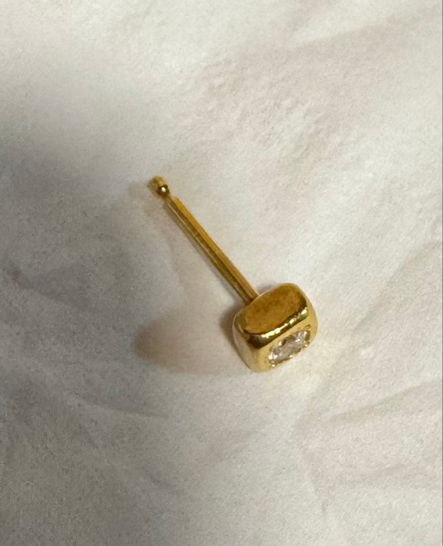 E*y様 Bonanza K22 ダイヤモンドピアス 片耳