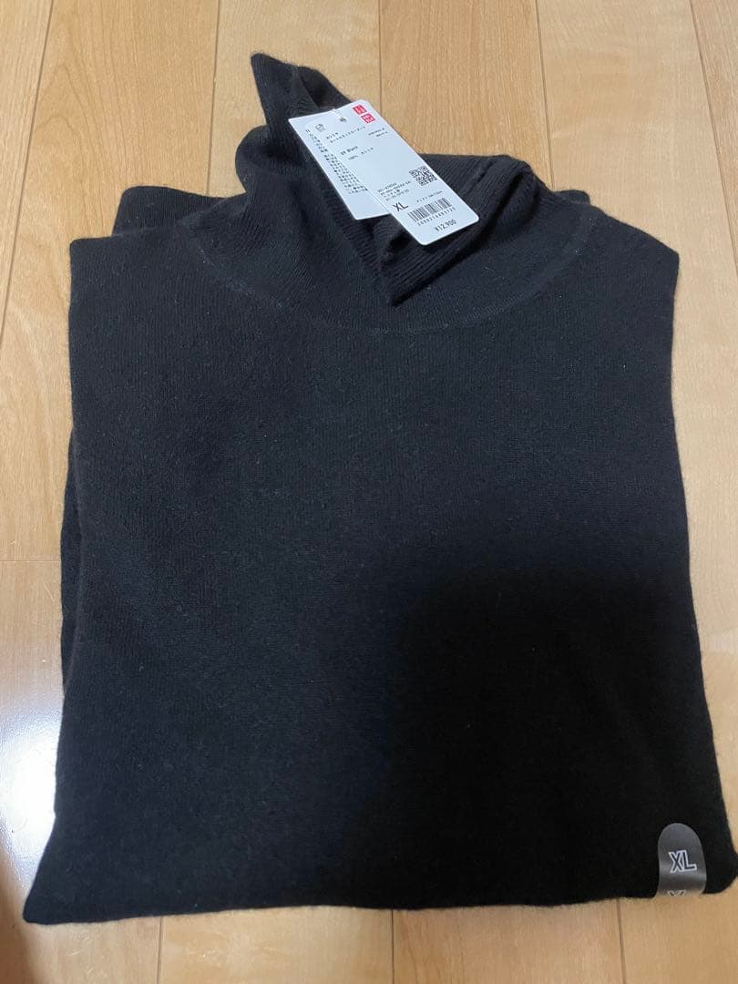 新品　UNIQLO カシミヤ タートルネックセーター　黒XL
