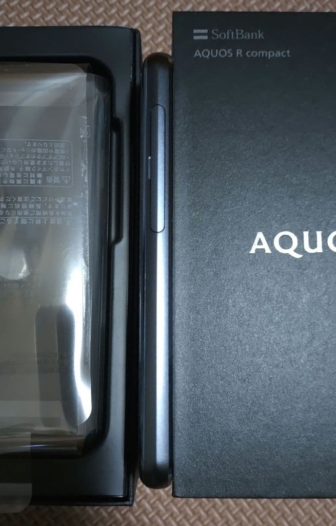 AQUOS R compact SoftBank BLACK (ジャンク)