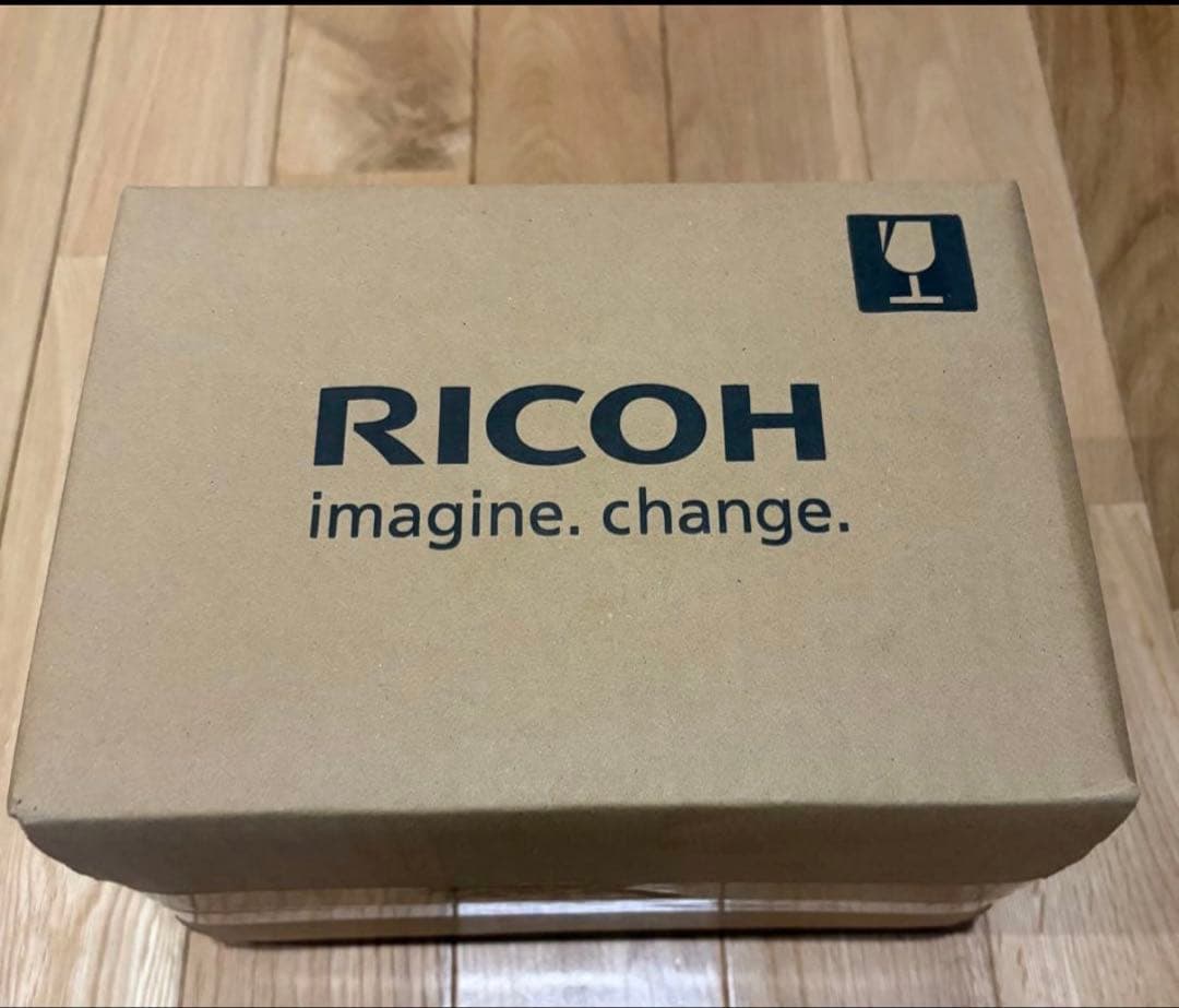 ジェリー　［新品未開封保証有］リコー RICOH GR Ⅲx HDF