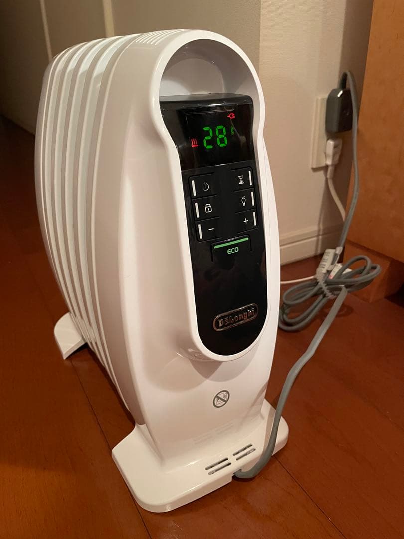 DeLonghi デロンギ オイルヒーター ミニサイズ NJ0505E