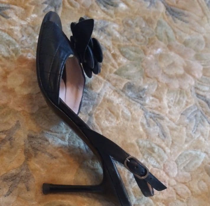 セール価格！！ CHANEL ブラック フラワーサンダル