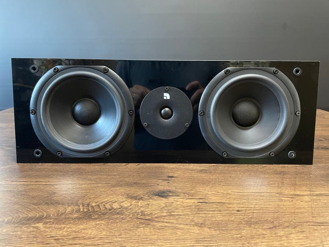 センタースピーカー audio pro black vector