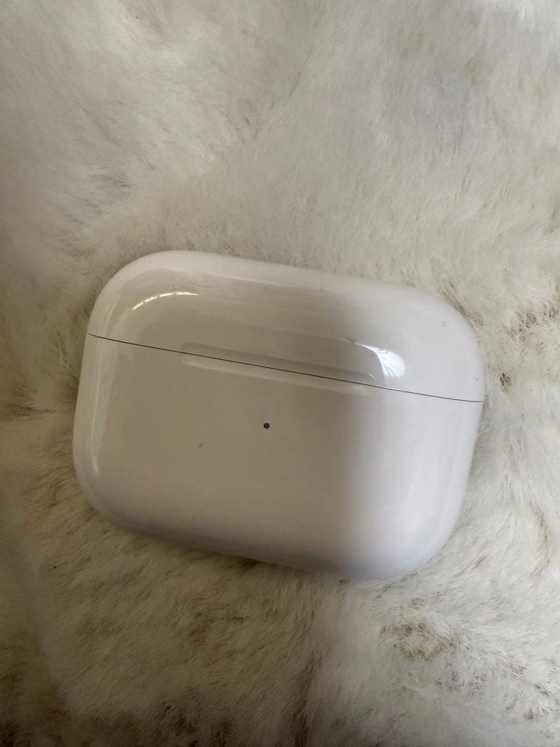 ノ*パ様 AirPods Pro第2世代 ほぼ未使用 本体 イヤーチップ付き タ