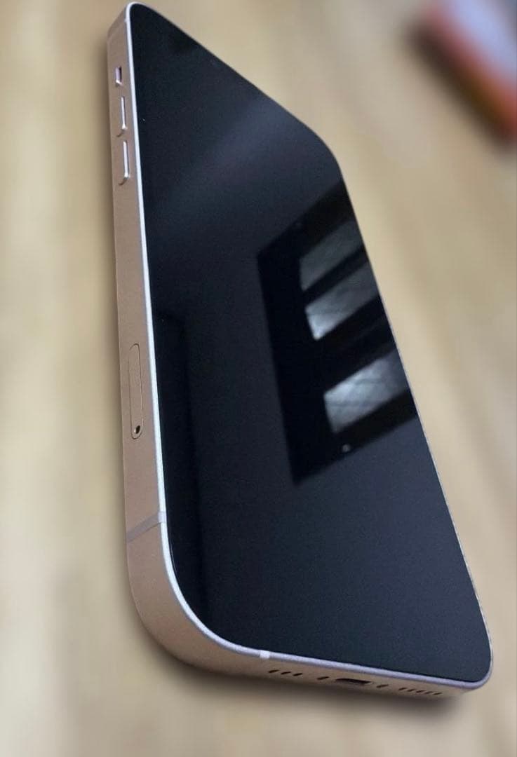 iPhone13 本　ピンク