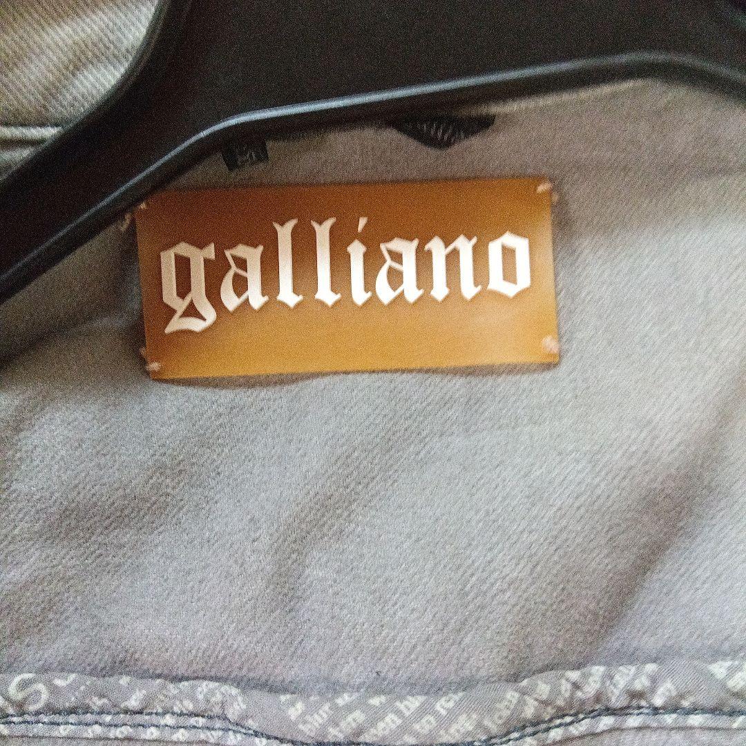 ジョ゙ンガリアーノGジャンニュースペーパー柄