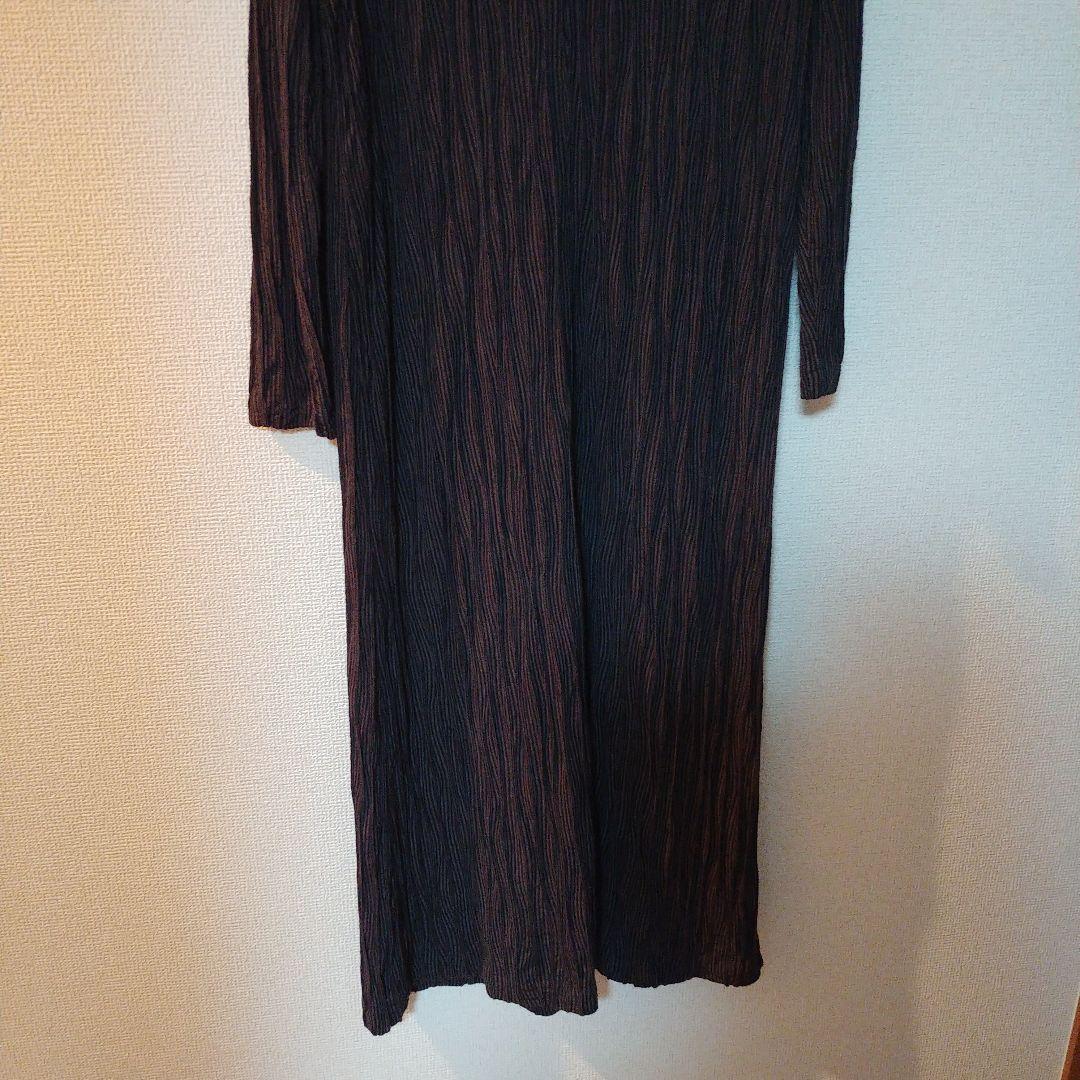 ヨーガンレール　Vネックニットロングワンピース 長袖 ダークカラー