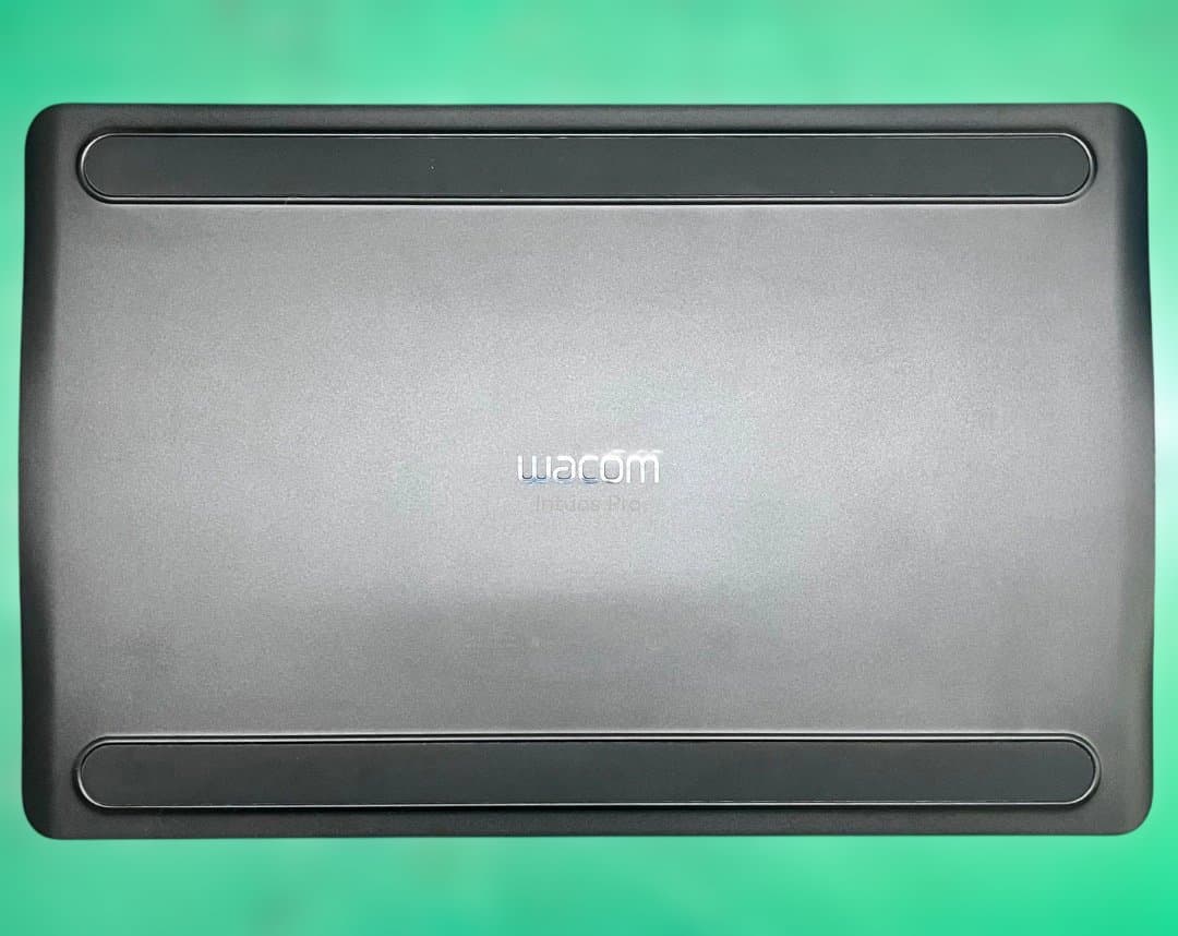 Wacom Intuos Pro Mサイズ　期間限定ボールペン付き