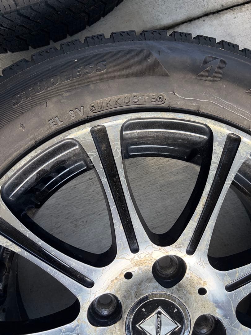 マ*ケ様 ブリヂストン ルークス　スタッドレス　セット