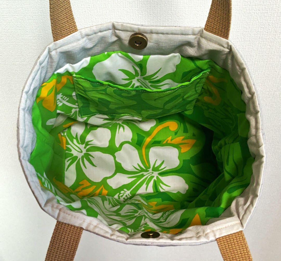 ハンドメイド　ハワイアンキルトバッグ　（シクラメン）