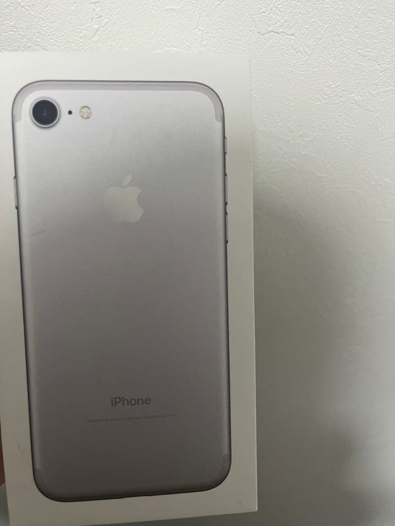 Apple iPhone 7 シルバー 本体