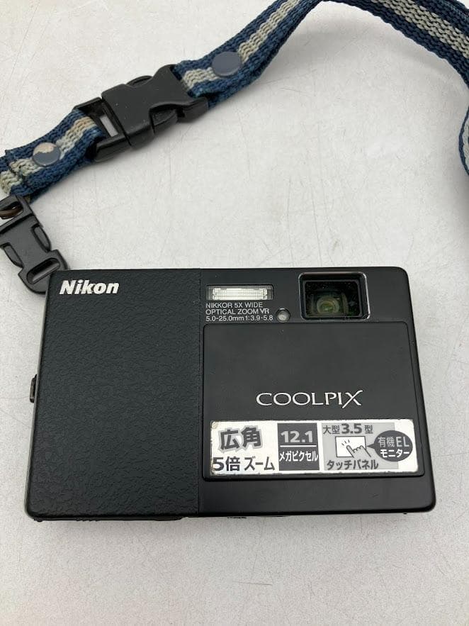 Nikon COOLPIX S70 本体と付属品