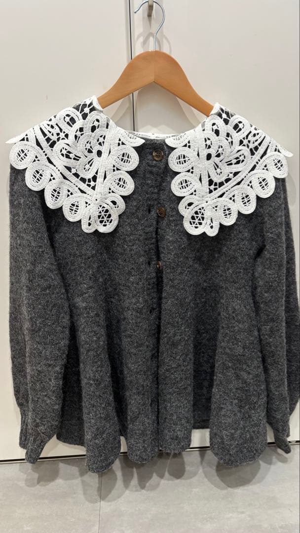 レース付き襟 グレー カーディガン