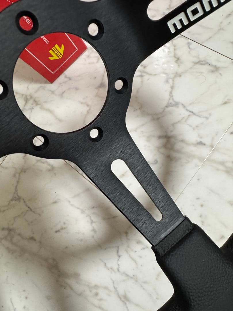 momo ステアリング Full Speed 328D ブラック