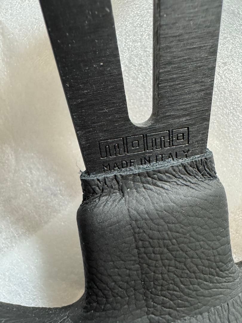 momo ステアリング Full Speed 328D ブラック