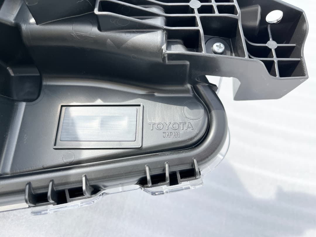 【FX500】トヨタ　ノア　純正　ZWR90W　ヘッドライト　左