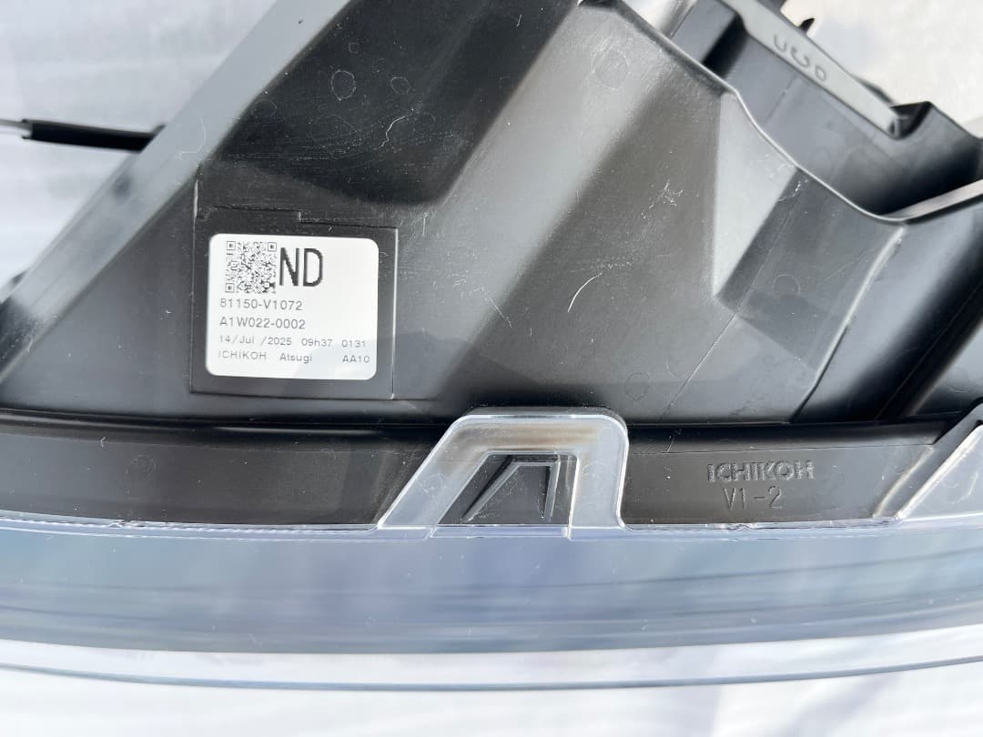 【FX500】トヨタ　ノア　純正　ZWR90W　ヘッドライト　左