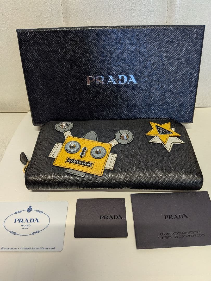 PRADA プラダ ロボット長財布PRADA サフィアーノ　ロボット
