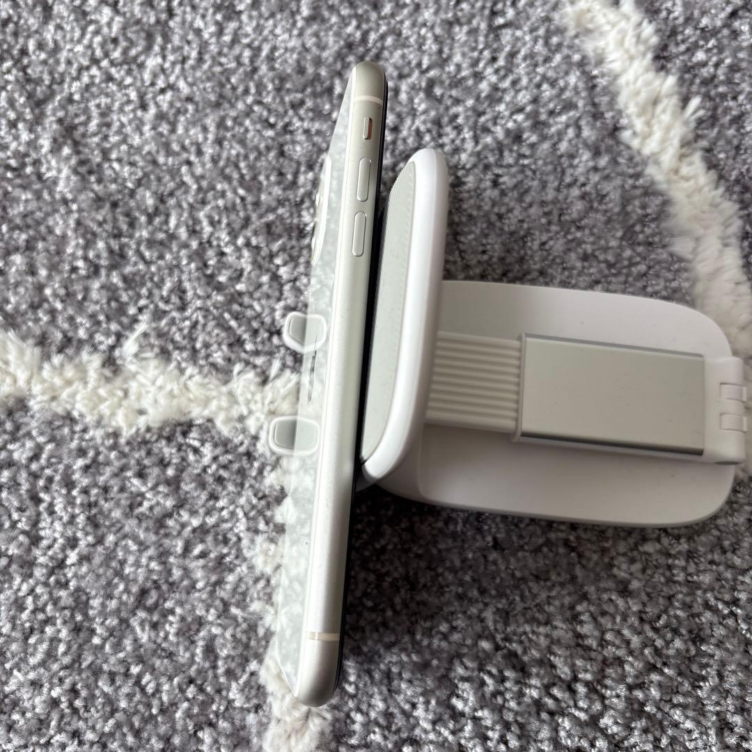 iPhone11　本体　ホワイト　128GB