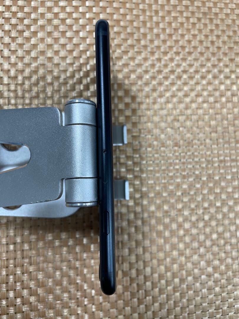 iPhone SE 第3世代 64 GBミッドナイトSIMフリー【2969】