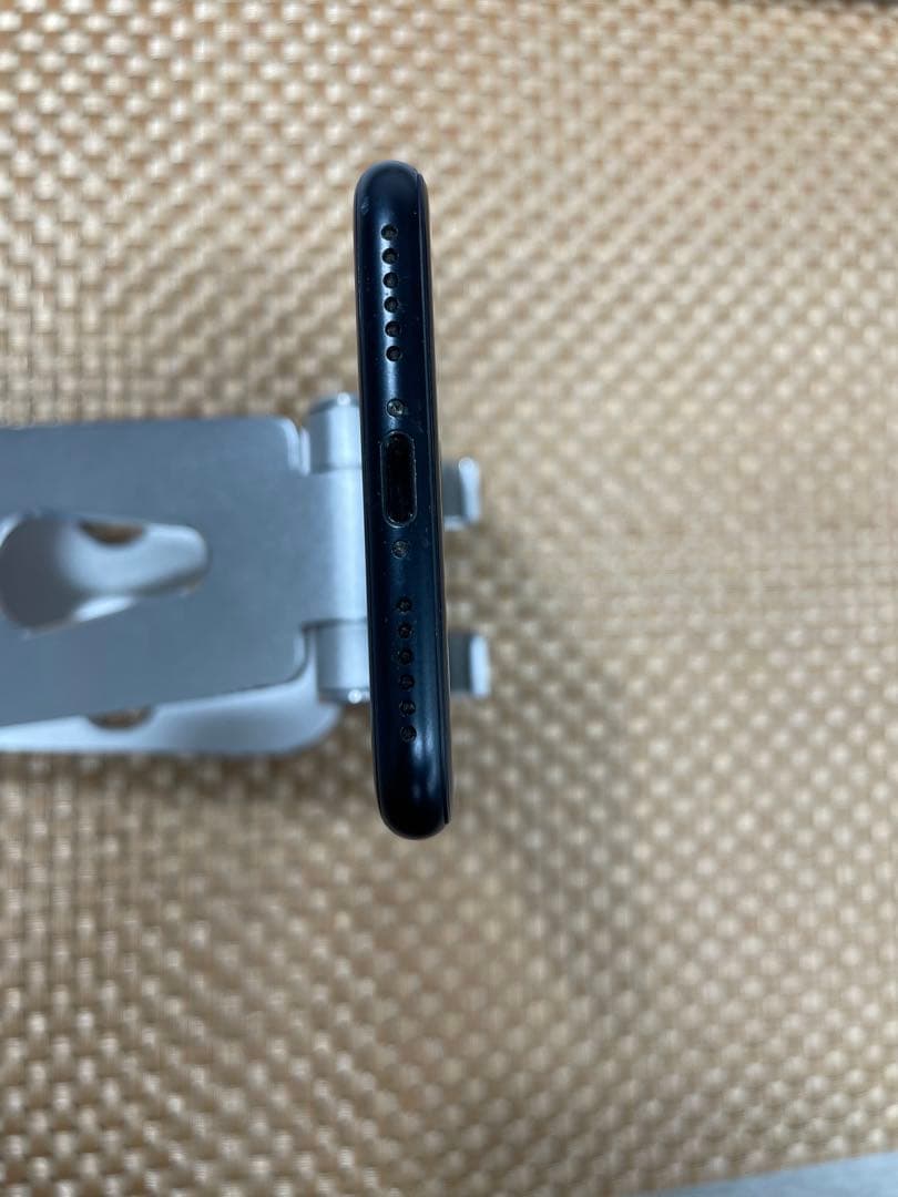 iPhone SE 第3世代 64 GBミッドナイトSIMフリー【2969】