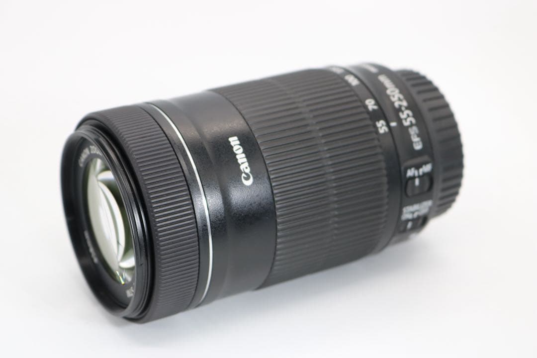新品級ですが１つチリ 【Canon EF-S 55-250mm IS STM】