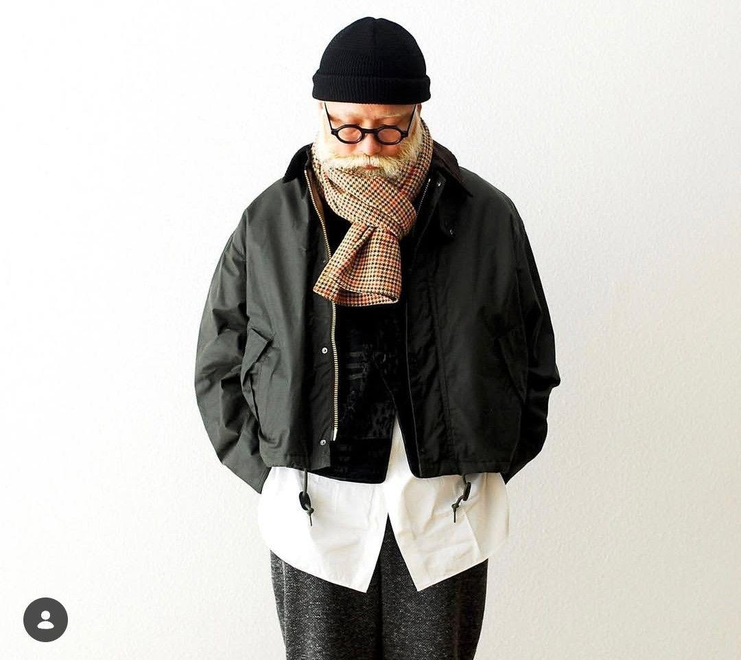 エンジニアードガーメンツ　Button Shawl