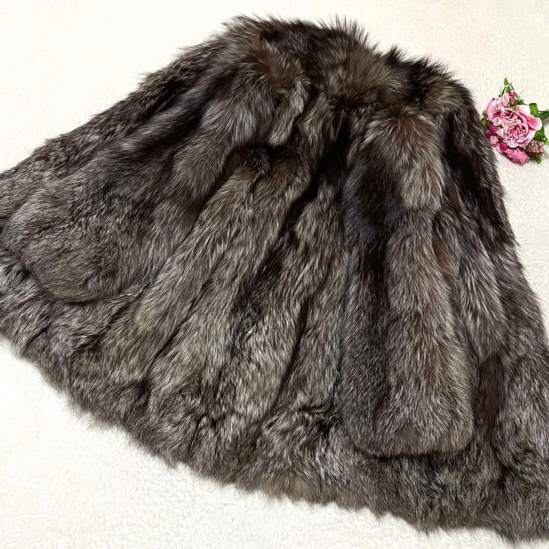 ボリューム◎SAGA FOX 金サガ シルバーフォックス 本毛皮 ファーコート