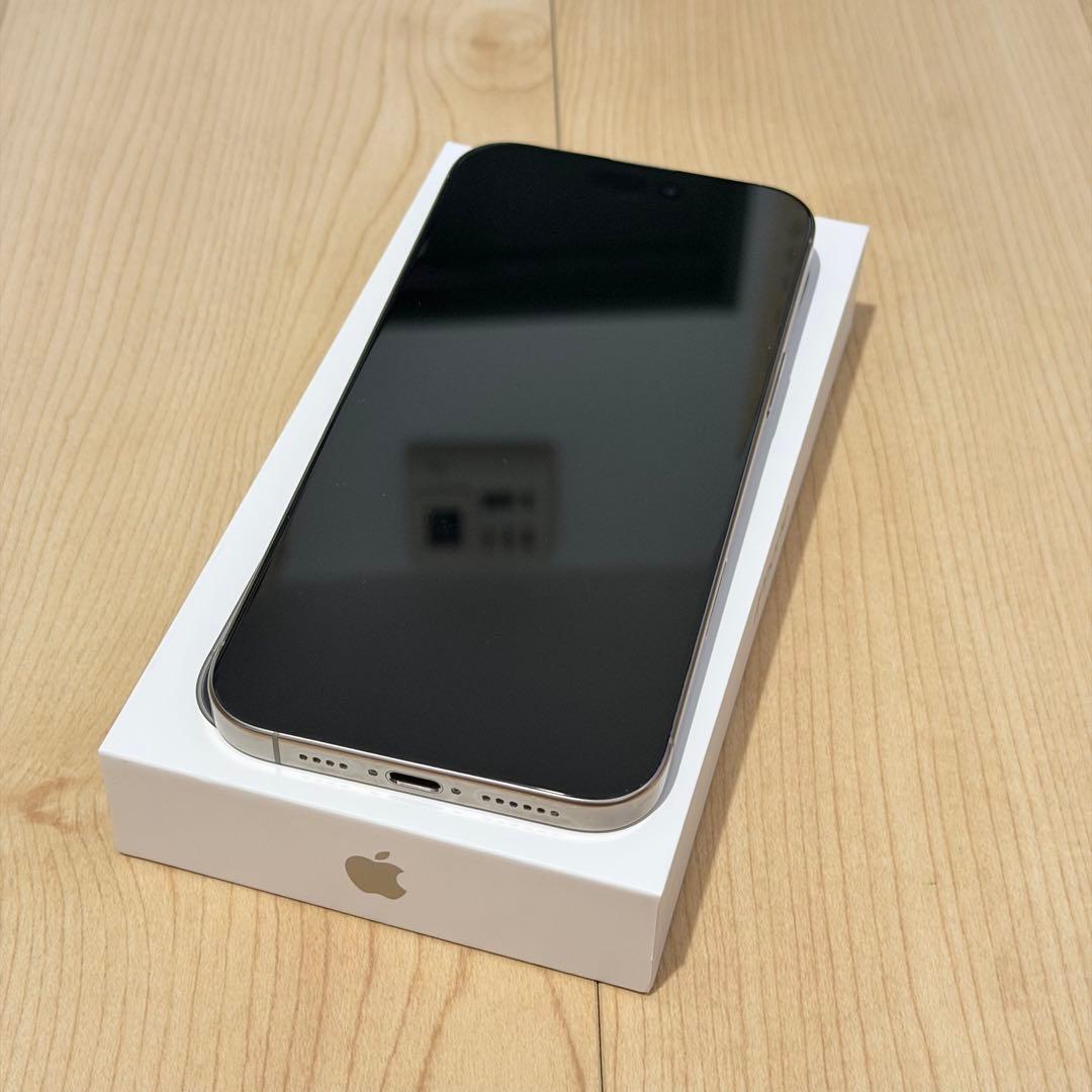 ［超美品］iPhone 16 Pro Max 256GBナチュラルチタニウム