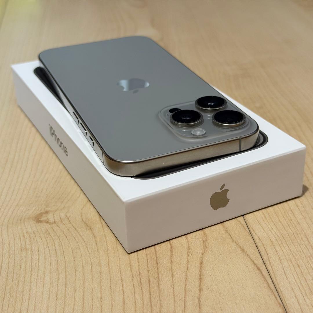［超美品］iPhone 16 Pro Max 256GBナチュラルチタニウム