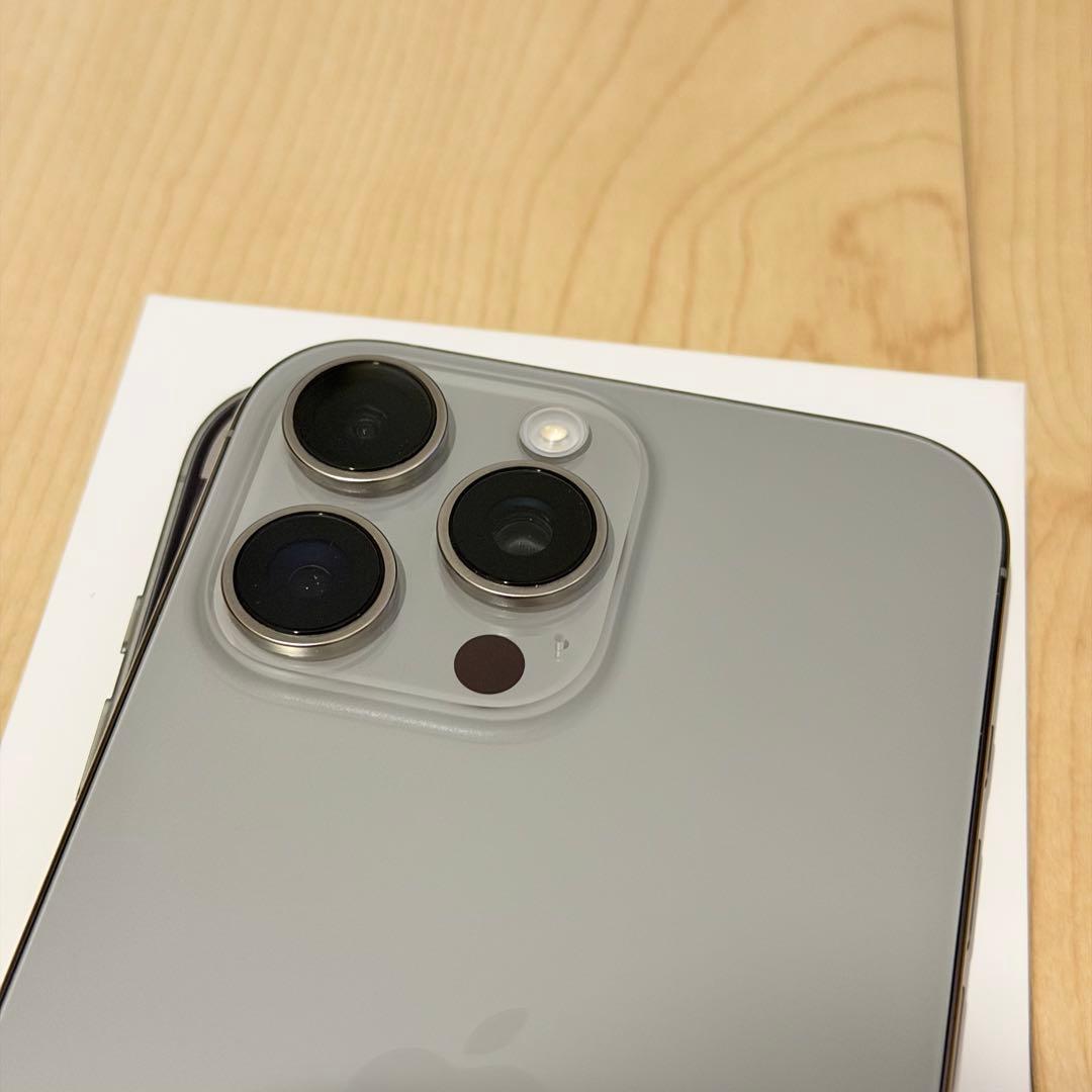 ［超美品］iPhone 16 Pro Max 256GBナチュラルチタニウム