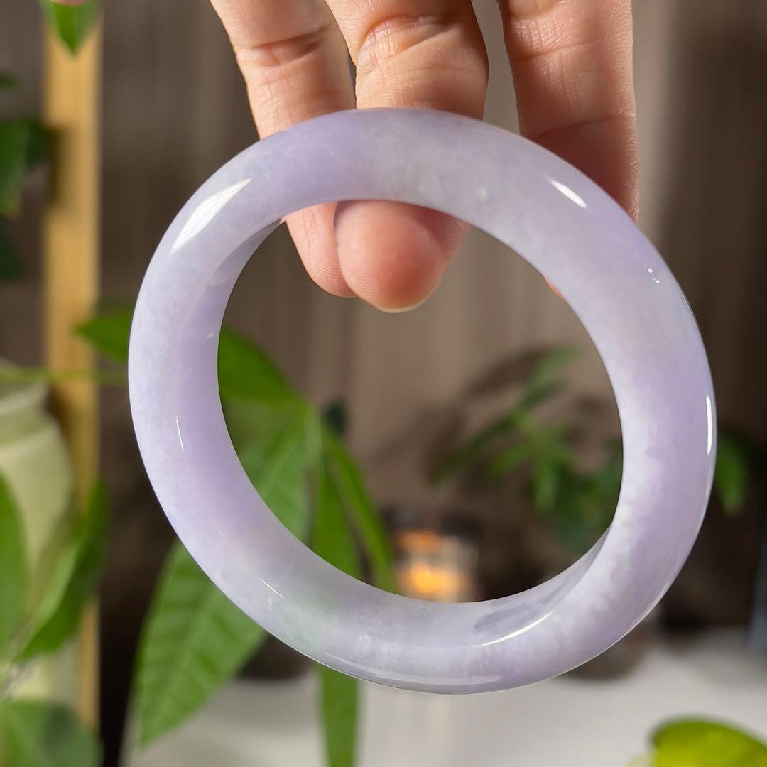 日本鑑別書付き・希少なラベンダーカラー54cmミャンマー産本翡翠バングル8241